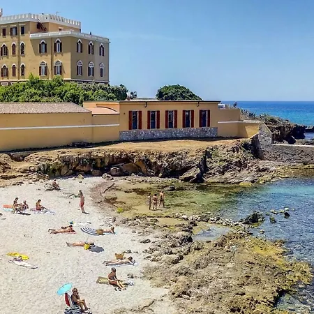 Apartment Casa Dels Misteris A Terrace On Sea *